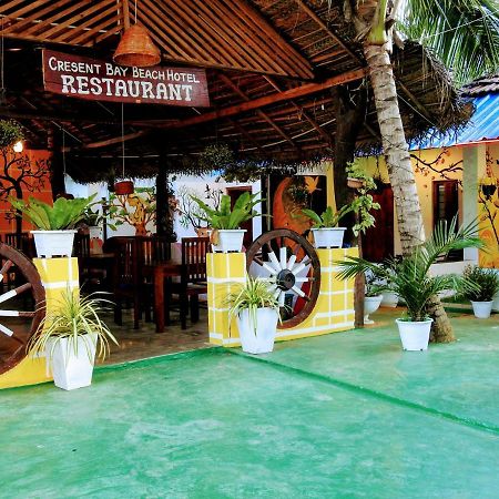 Cresent Bay Beach Hotel Аругам Бей Екстериор снимка